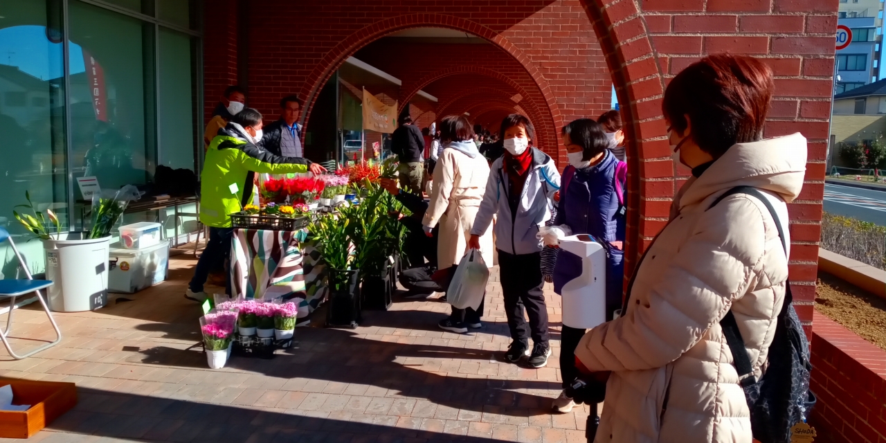 「農業王国ふかやクリスマスマルシェ」でお仕事